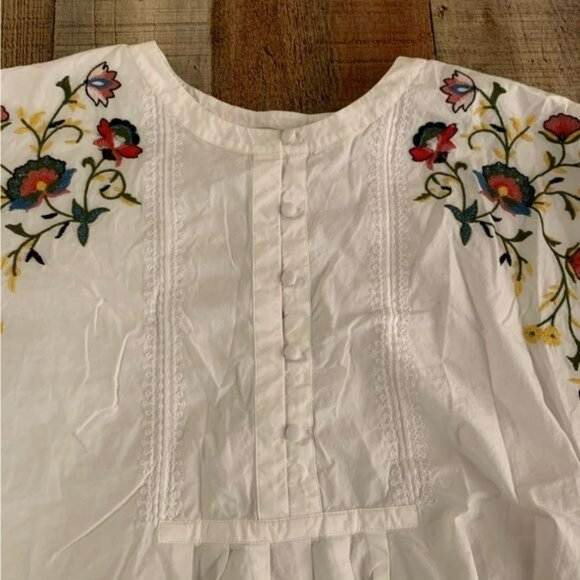 LOFT white 1/4 button up tunic with floral embroidery size small - Picture 8 of 8